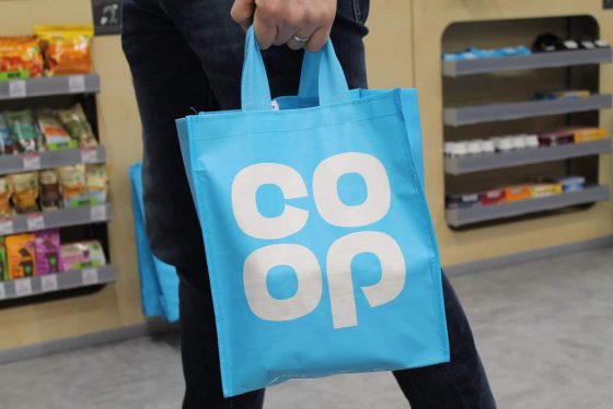Co-op verpflichtet sich zu 100% recycelbaren Eigenmarkenverpackungen